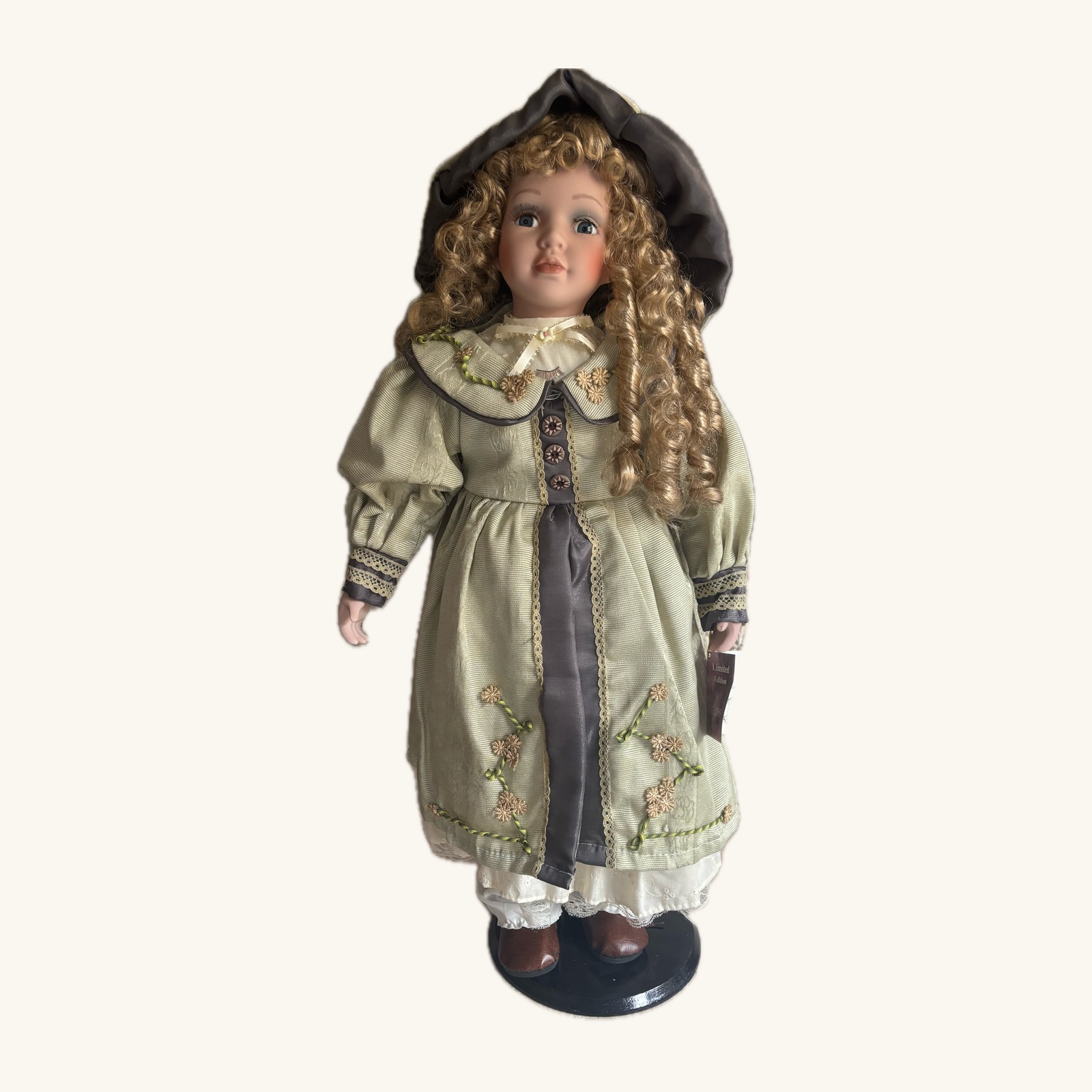 Innsbruck Limited Edition handcrafted porcelain doll (8 of 500)